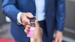 Sleutel overdracht Avis