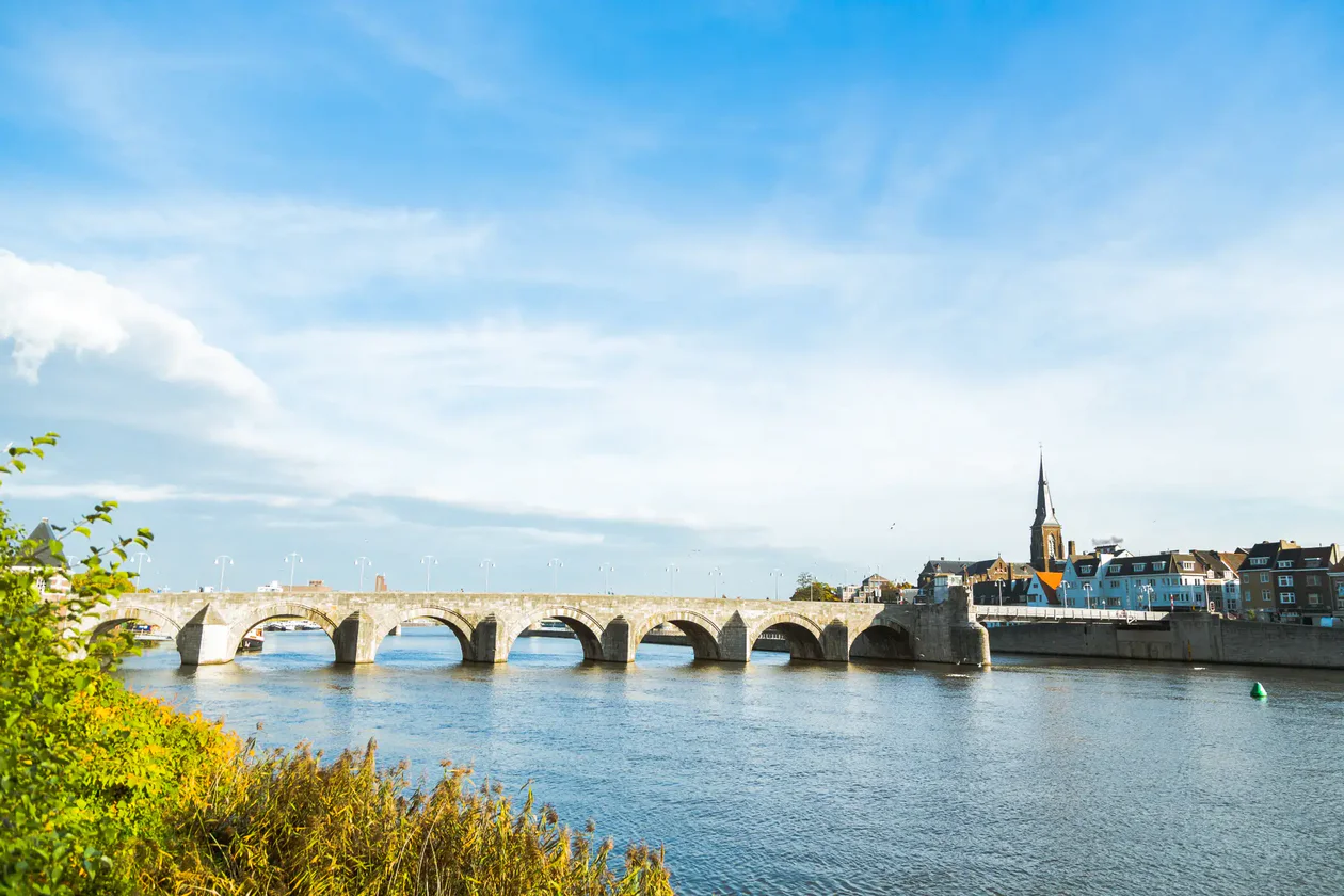 Maastricht Avis