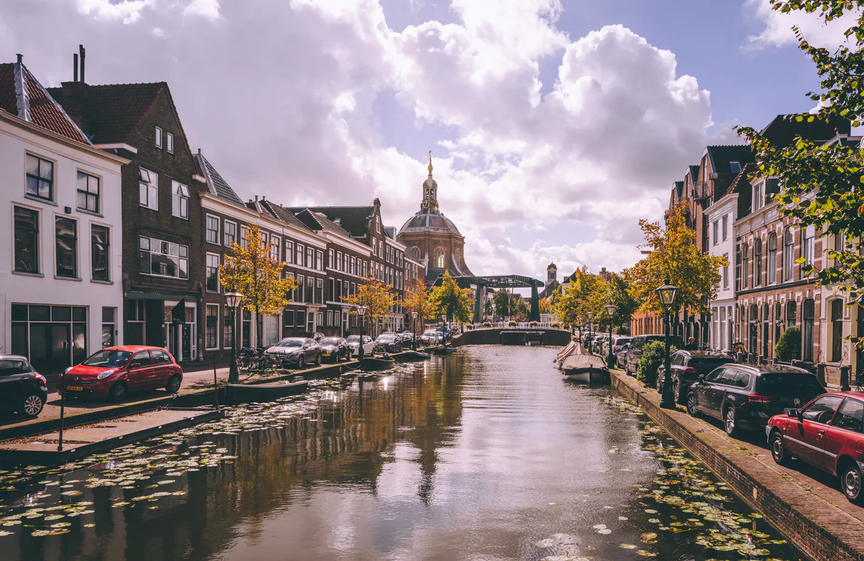 Leiden Avis