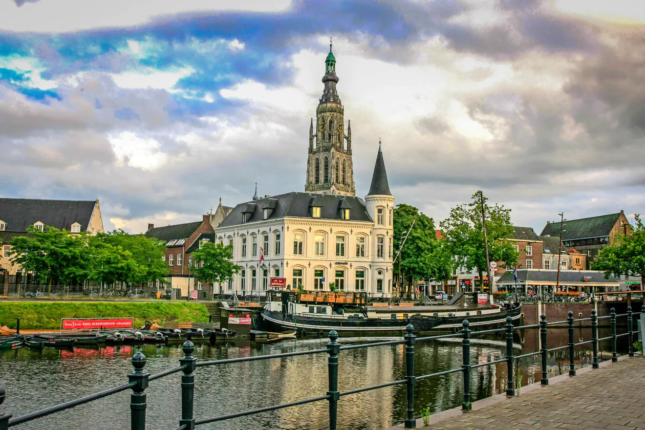 Breda Avis