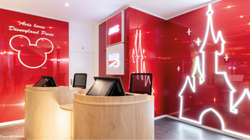 Avis Budget balie in Disneyland© Paris